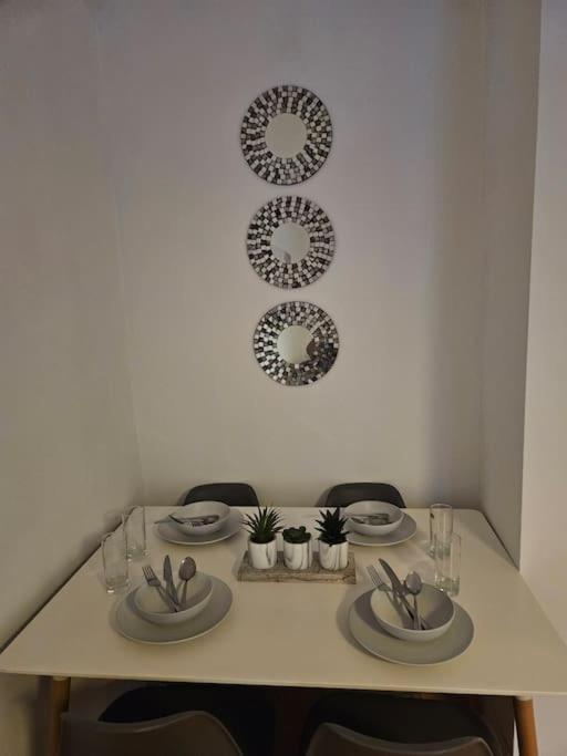 Stylish 2 Bed Apt - Harry Potter/ Leavesden Studios/Watford/Hemel Hempstead - Families/Professionals & Contractors Welcome - Serviced Accomodation Sarratt Dış mekan fotoğraf