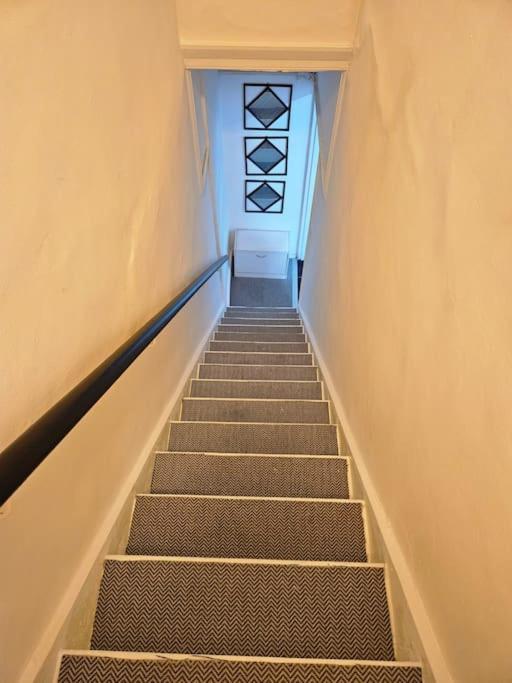 Stylish 2 Bed Apt - Harry Potter/ Leavesden Studios/Watford/Hemel Hempstead - Families/Professionals & Contractors Welcome - Serviced Accomodation Sarratt Dış mekan fotoğraf