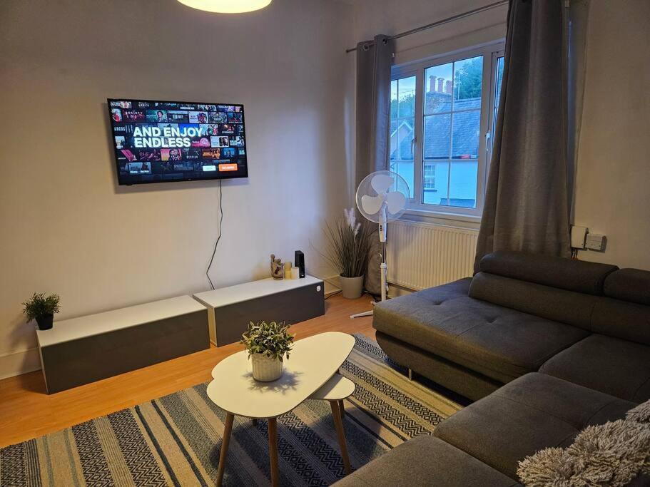 Stylish 2 Bed Apt - Harry Potter/ Leavesden Studios/Watford/Hemel Hempstead - Families/Professionals & Contractors Welcome - Serviced Accomodation Sarratt Dış mekan fotoğraf