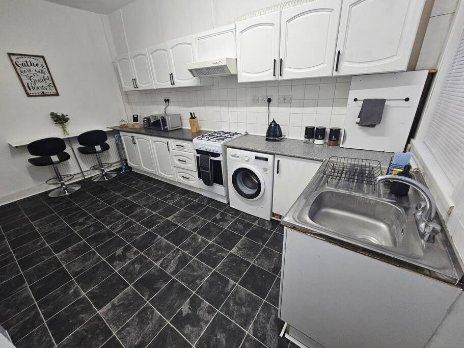 Stylish 2 Bed Apt - Harry Potter/ Leavesden Studios/Watford/Hemel Hempstead - Families/Professionals & Contractors Welcome - Serviced Accomodation Sarratt Dış mekan fotoğraf
